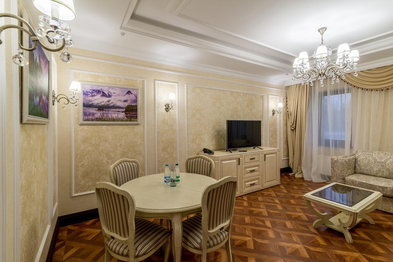 Krts Korona Hotel Sudilovichi ภายนอก รูปภาพ