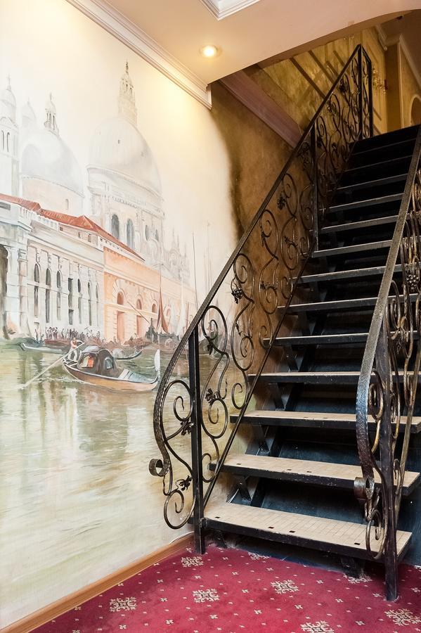 Krts Korona Hotel Sudilovichi ภายนอก รูปภาพ